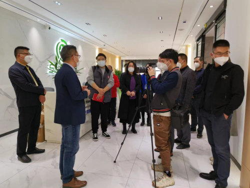 松山湖产业局组织华为、歌尔等企业走访速动智能拧紧交流合作(图1)
