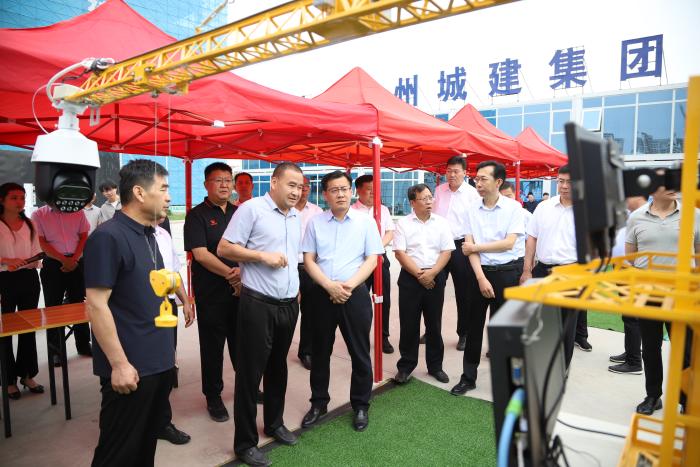 滨州市住建系统2024年度“安全生产月”启动仪式暨“提质筑安我先行·智能监管赋能效”现场会举行(图1)