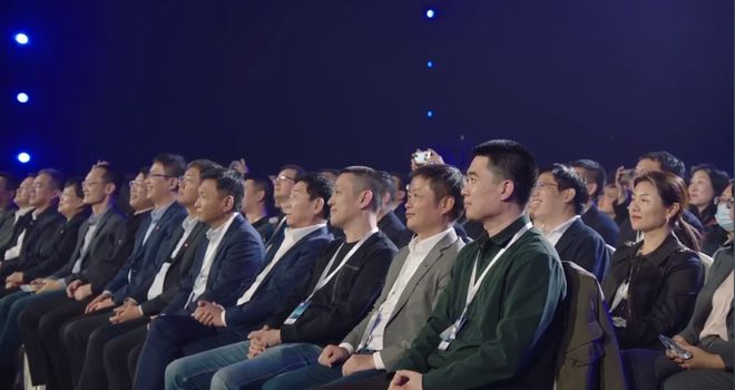 车辆起火后惊现骚操作被极狐汽车公关笑不活了！(图7)