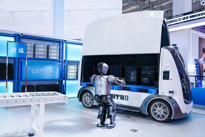 2024世界机器人大会在京开幕优必选首次展示“人形机器人工业场景解决方案”(图4)