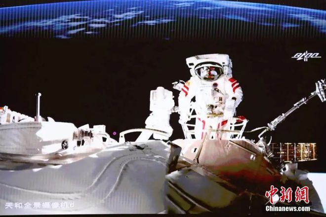 中国航天员在轨已“满月”！他们的太空穿着有哪些讲究？(图3)