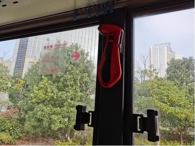 车内放什么防身工具最合适？交警：这几样随便带不用怕被罚(图8)