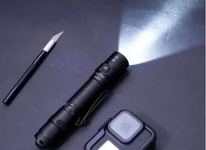 车内放什么防身工具最合适？交警：这几样随便带不用怕被罚(图11)