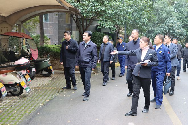 三门峡市政府副市长艾合买提·艾开木专题调研电动自行车安全隐患全链条整治工作(图2)