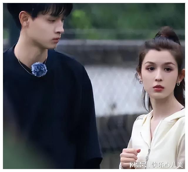 从“玉女”到“蜡烛门”遭万人唾弃起底哈妮克孜的内娱坎坷路！(图10)