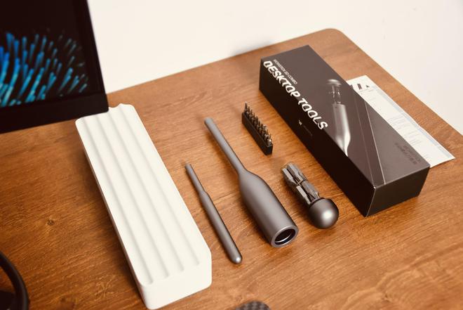 拆开后盖才发现电池怀孕了wowstick手动螺丝刀套装体验(图2)