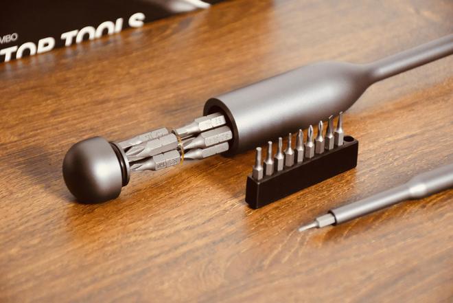 拆开后盖才发现电池怀孕了wowstick手动螺丝刀套装体验(图4)