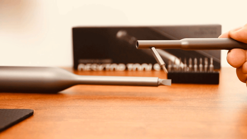 拆开后盖才发现电池怀孕了wowstick手动螺丝刀套装体验(图5)