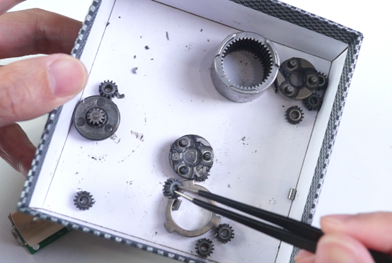 拆解小米电动螺丝刀：值得买吗(图3)