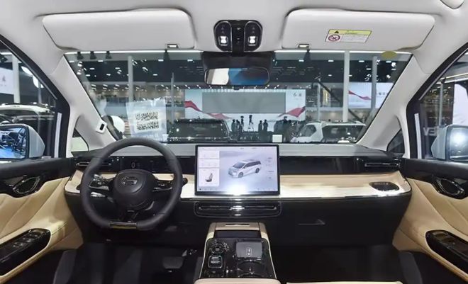 广汽传祺E8+系列正式上市！配置优化升级售价2328万起(图4)