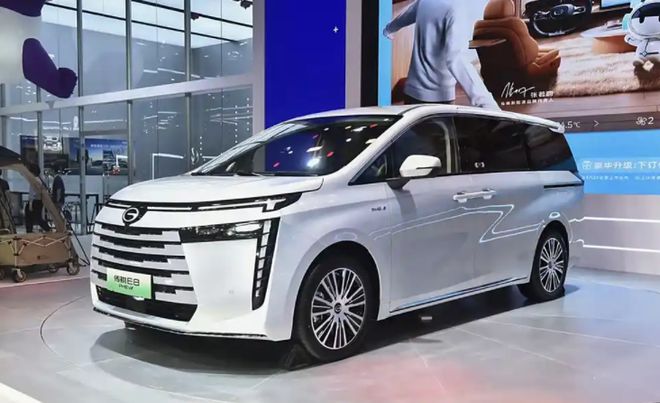 广汽传祺E8+系列正式上市！配置优化升级售价2328万起(图3)