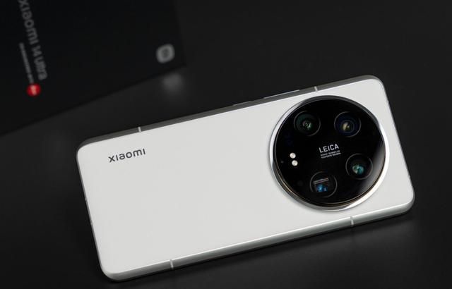 小米太狠了16GB+1TB大降1314元徕卡双长焦+双卫星通信(图2)