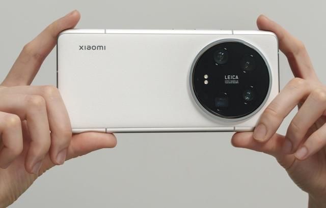 小米太狠了16GB+1TB大降1314元徕卡双长焦+双卫星通信(图3)