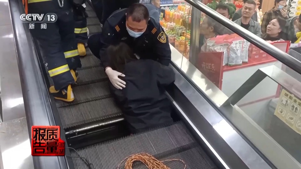 每周质量报告丨“纸片人”维保电梯安全岂能儿戏？揭开电梯维保市场乱象(图1)