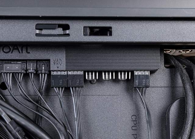 优雅的性能猛兽带你看专业创作者的电脑长什么样(图13)