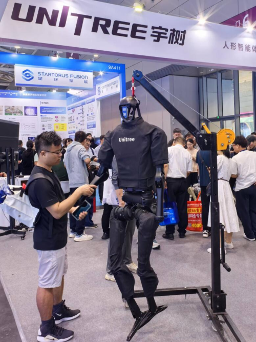 “人形机器人天团”火爆高交会专家预测5年内有望商业落地(图1)
