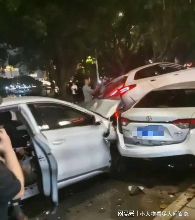 太惨!福州发生严重多车相撞地上有人躺着不动网传4人否认(图3)
