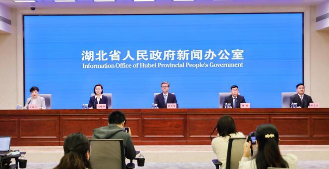 探秘武汉：超越热干面和黄鹤楼“5G+工业互联网”竟别有洞天(图1)