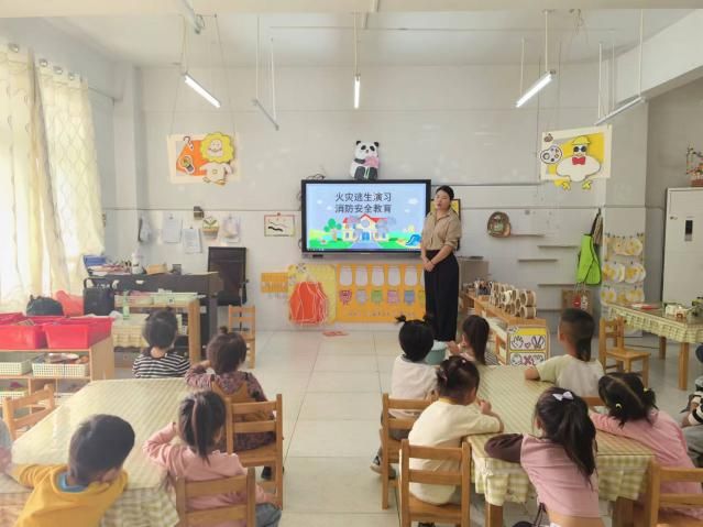 颍东区插花镇闸南幼儿园开展消防应急疏散演练活动(图2)