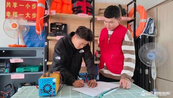 新疆阿勒泰地区：“十八般兵器”都能免费借(图1)