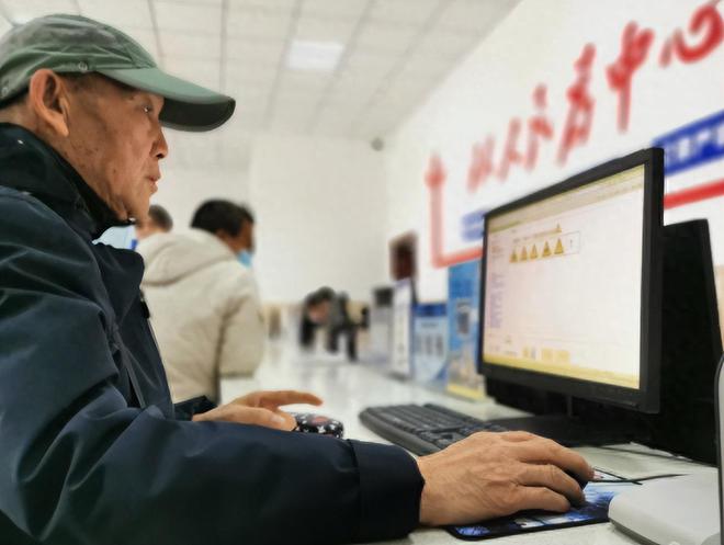 70岁以上的老年人注意了用驾照有3个附加条件已有多人吃过亏(图3)