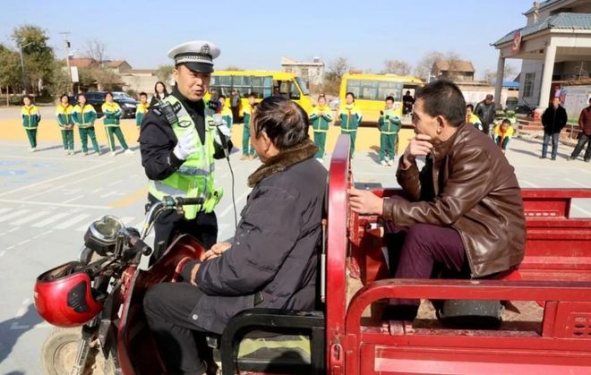 70岁以上的老年人注意了用驾照有3个附加条件已有多人吃过亏(图7)