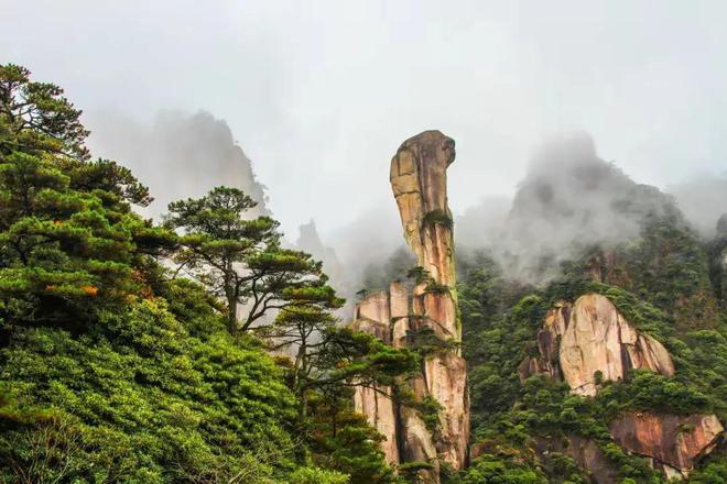 三清山巨蟒峰被打26根钉后续损失1190万2攀岩者判刑3人共赔600万(图1)