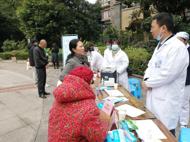 雅安职业技术学院附属医院——健康义诊进社区服务居民零距离(图4)