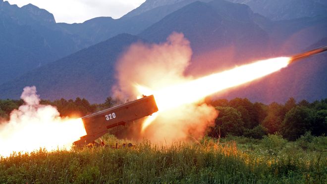 特朗普和谈激化战争俄乌在库尔斯克激烈对攻乌一天损失300人(图5)