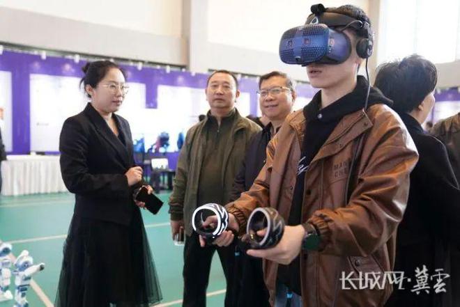 秦皇岛经开区:智能新科技亮相京津冀科技成果展(图1)