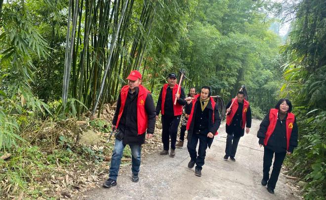 雨城：多措并举齐发力筑牢森林防火安全屏障(图2)