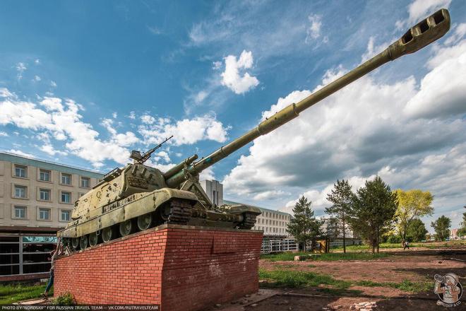 史诗级废墟中的2S19姆斯塔-S自行火炮工厂(图2)