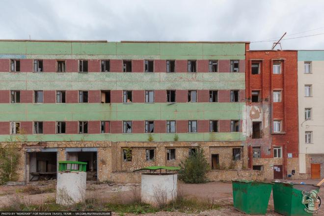 史诗级废墟中的2S19姆斯塔-S自行火炮工厂(图5)