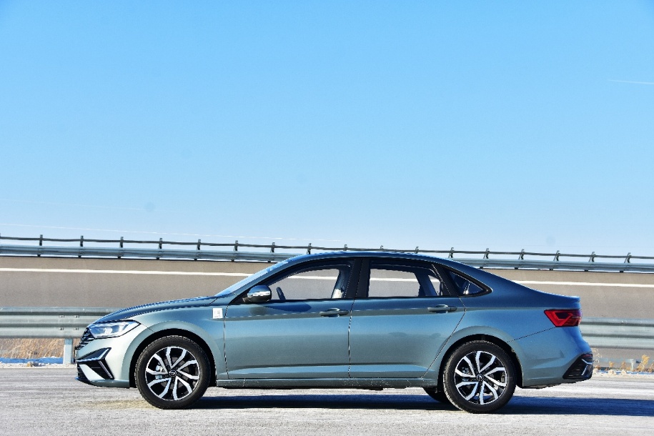 国民家轿王者回归——捷达VA7(图4)