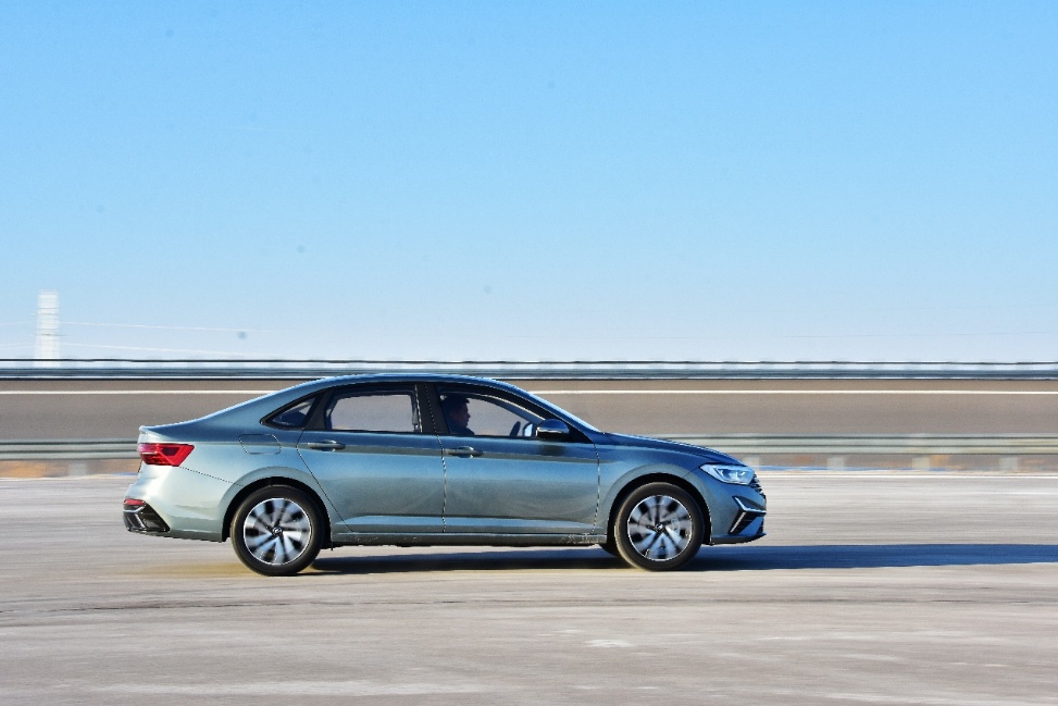 国民家轿王者回归——捷达VA7(图8)