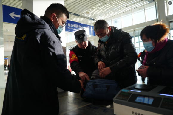 “多面”警长贡师傅(图7)