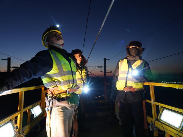 清河桥上的“啄木鸟”(图1)