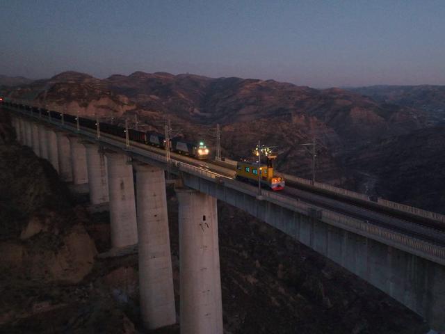 清河桥上的“啄木鸟”(图3)