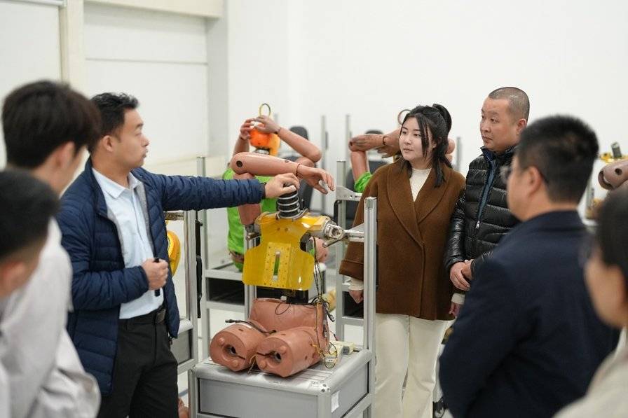 一场安全与信任的双向奔赴-全新探岳L交付及CC事故车回赠仪式(图3)