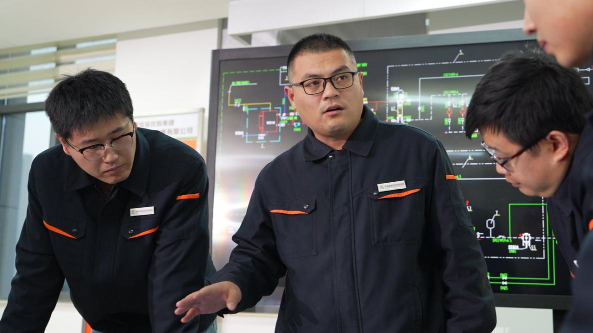 “五一”坚守者｜济南能投集团王康：我的“五一”没有旅行攻略只有施工进度表_泉城新闻_大众网(图1)