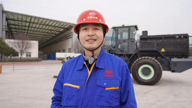 135T混动矿用自卸车将于下个月投产(图7)