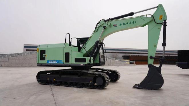 135T混动矿用自卸车将于下个月投产(图5)