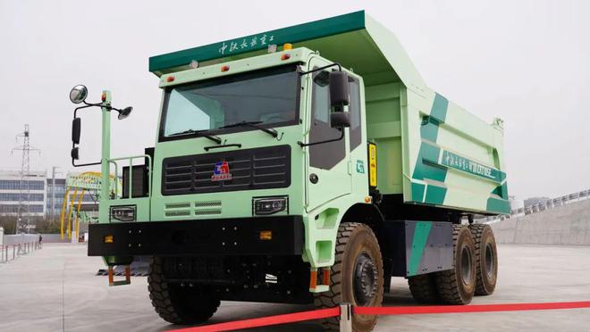 135T混动矿用自卸车将于下个月投产(图4)