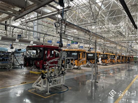 累计出口超36万辆陕汽智能制造让中国汽车驶向远方(图1)
