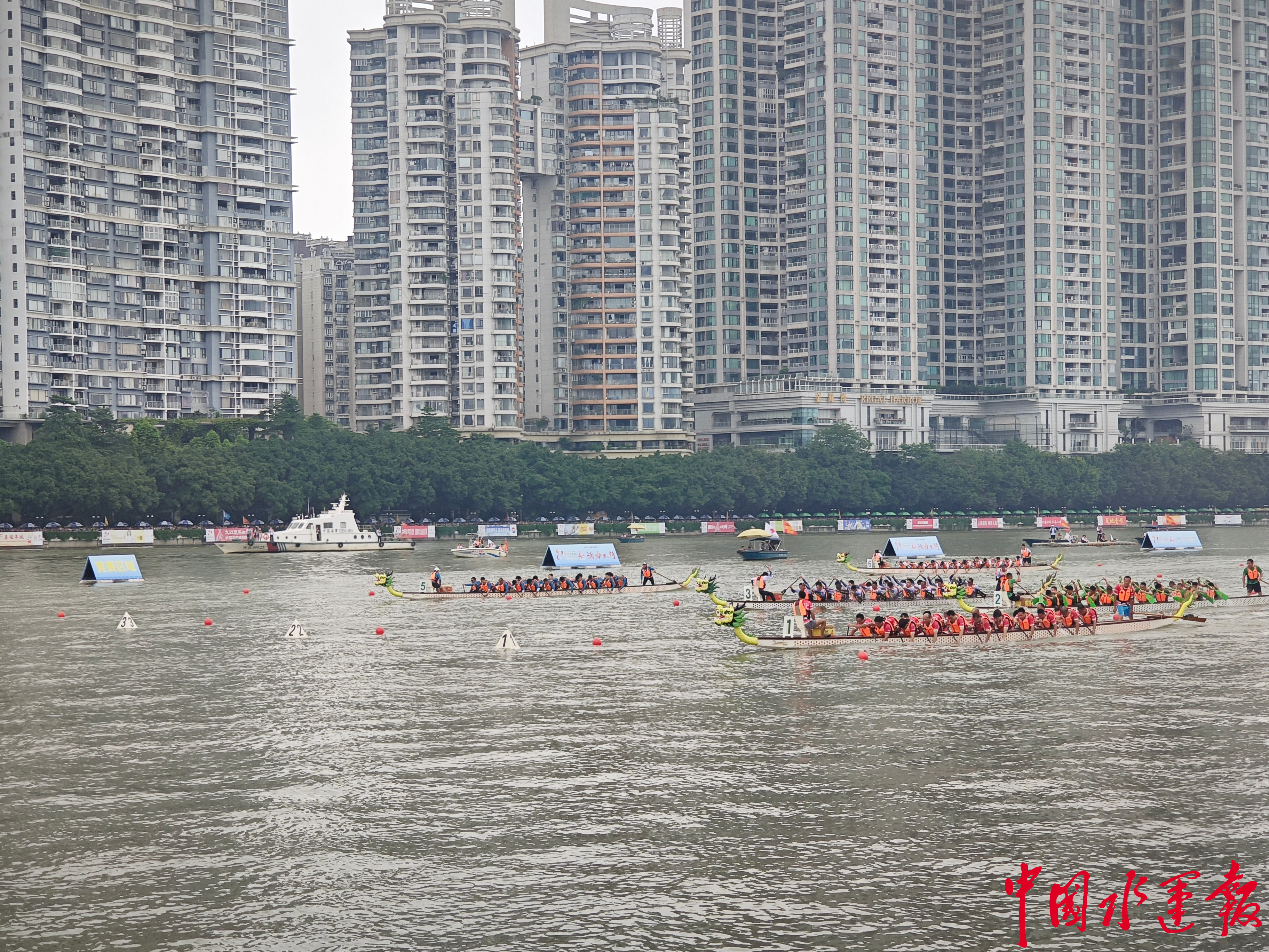 端午期间广东海事保障438场龙舟赛事顺利举办(图1)