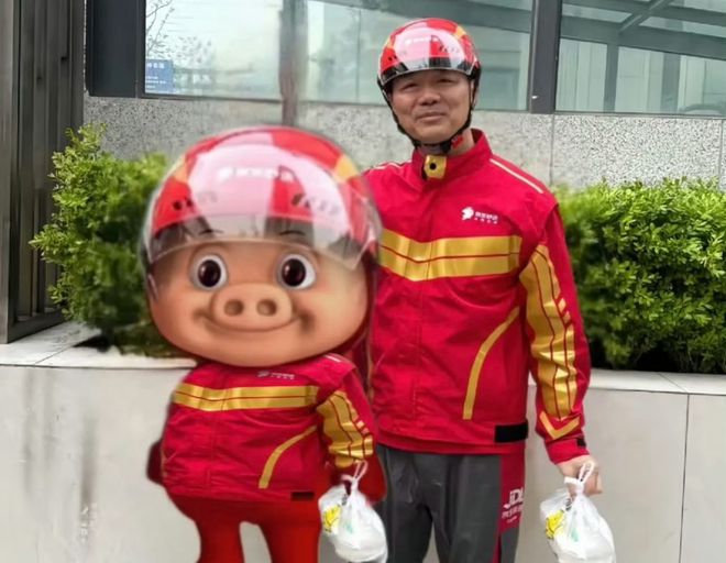 阿里开源新一代通义千问模型Qwen3；传刘强东曾和王兴共聚晚餐；马斯克：5年内机器人将超越外科医生极客早知道(图6)
