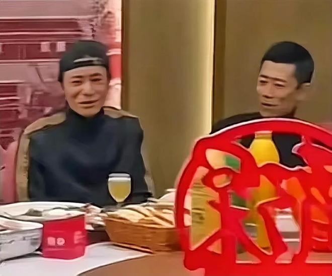 华表奖结束后才真的热闹！黄渤请客陈凯歌主宾王宝强挨个敬酒(图3)