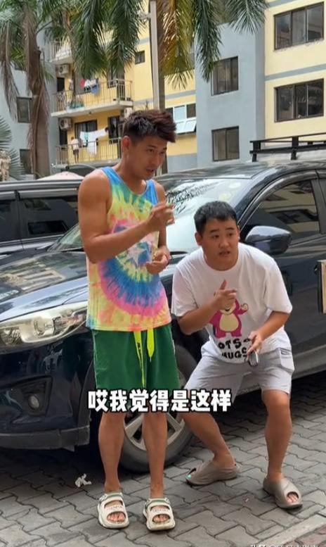 惊悚发现！中国博主在非洲车身竟有多一圆孔警方分析引发恐慌！(图6)