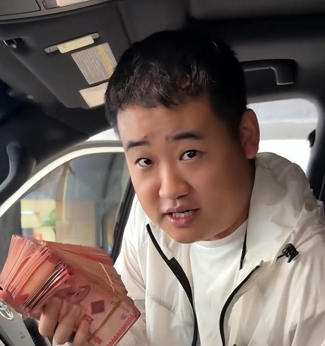 惊悚发现！中国博主在非洲车身竟有多一圆孔警方分析引发恐慌！(图15)