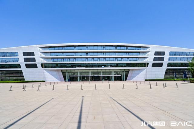 探访北汽享界超级工厂：2分钟下线一台新能源车｜北京经济新航标(图8)